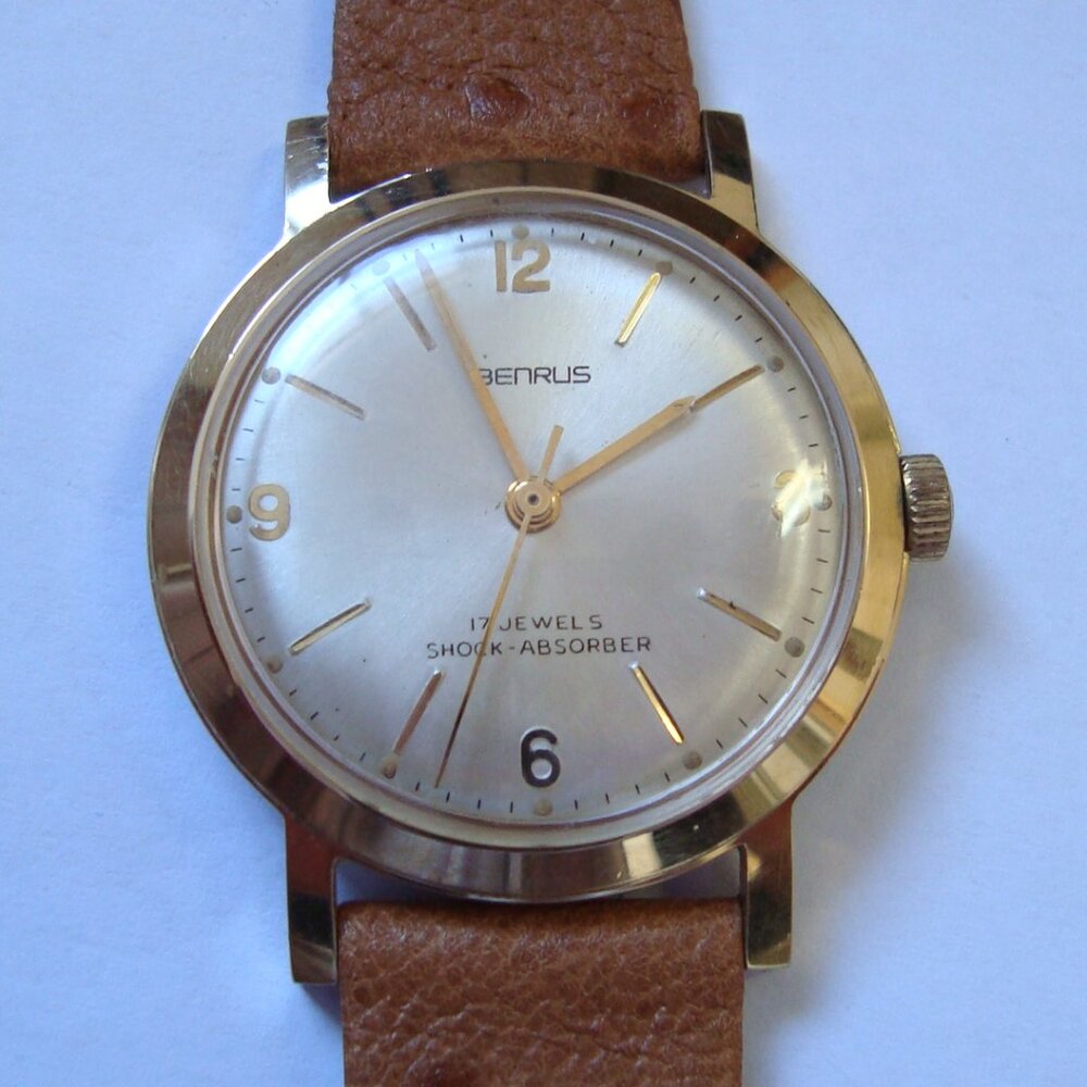 VINTAGE WIND UP BENRUS 17 JEWELS,RUN GREAT